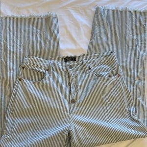 Abercrombie and Fitch (tall)